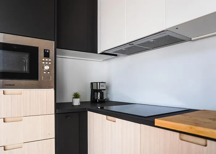 Casa Peras, * Σαν Κριστόμπαλ ντε Λα Λαγούνα